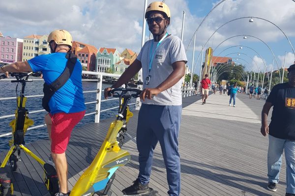 Ponton Bridge Curaçao Tour