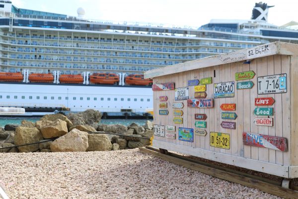 Exotic Curaçao Souvenirs